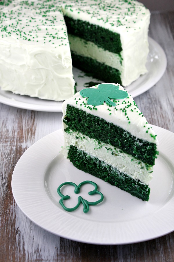 St. Patrick's Day Green-Velvet-Cheesecake