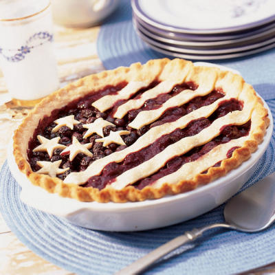 DIY american flag pie, patriotic desserts